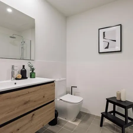 Indiana - 2 Bedrooms, Office And Balcony In Eixample Dreta Apartment *